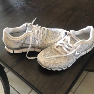 Nike 5.0 women’s size 5.5